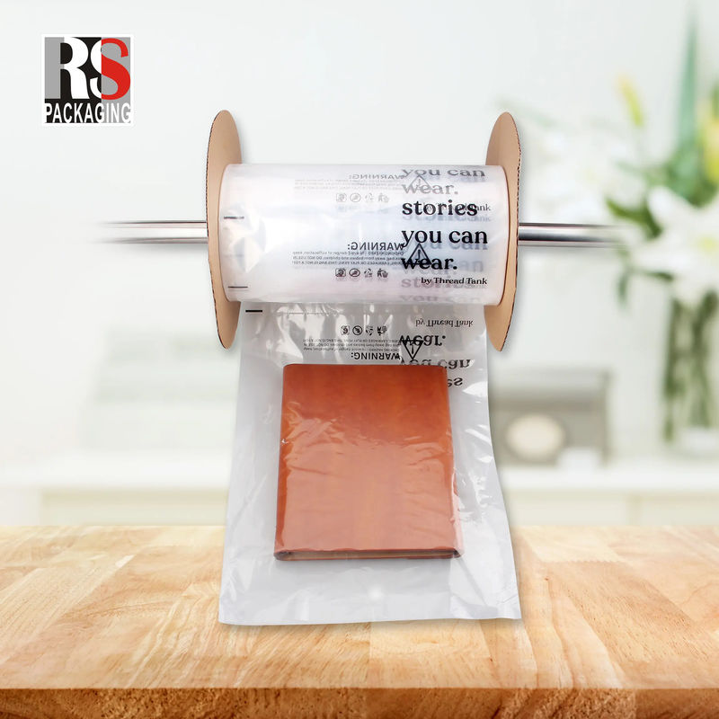 Standard-Plastik-Poly-Auto-Taschen, vorgeöffnet auf einer Rolle